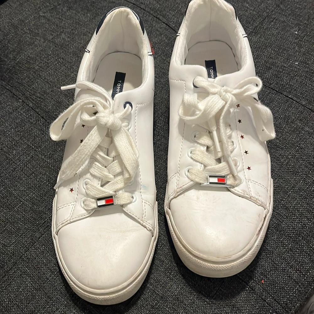Tommy Hilfiger women’s casual shoes size 8M